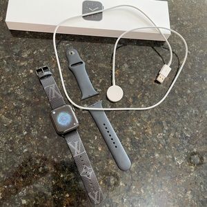 SERIES 6 44mm APPLE WATCH LIKE NEW CONDITION